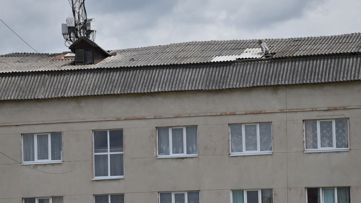 Пошкодження фасаду гуртожитків