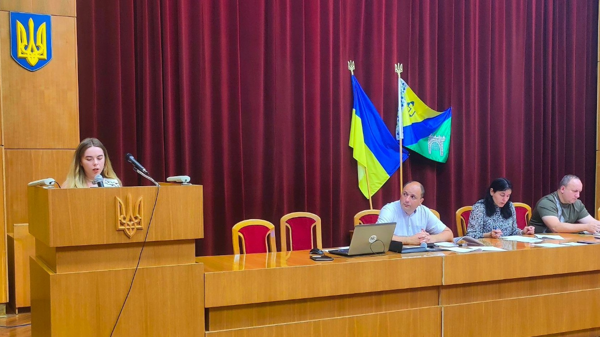 В Івано-Франківській районній раді нова депутатка: присягу склала Наталія Дукач-Василенко