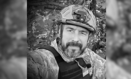 Президент України Володимир Зеленський посмертно нагородив орденом «За заслуги» ІІІ ступеня військового та фотодокументаліста Руслана Ганущака з Івано-Франківська