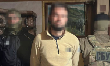 Служба безпеки затримала шістьох проросійських інтернет-агітаторів, які діяли у різних регіонах України. Серед них — прикарпатець. Зловмисники виправдовували збройну агресію рф та воєнні злочини рашистів.