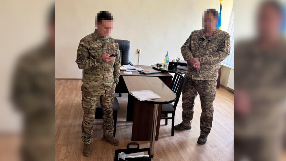 Військові