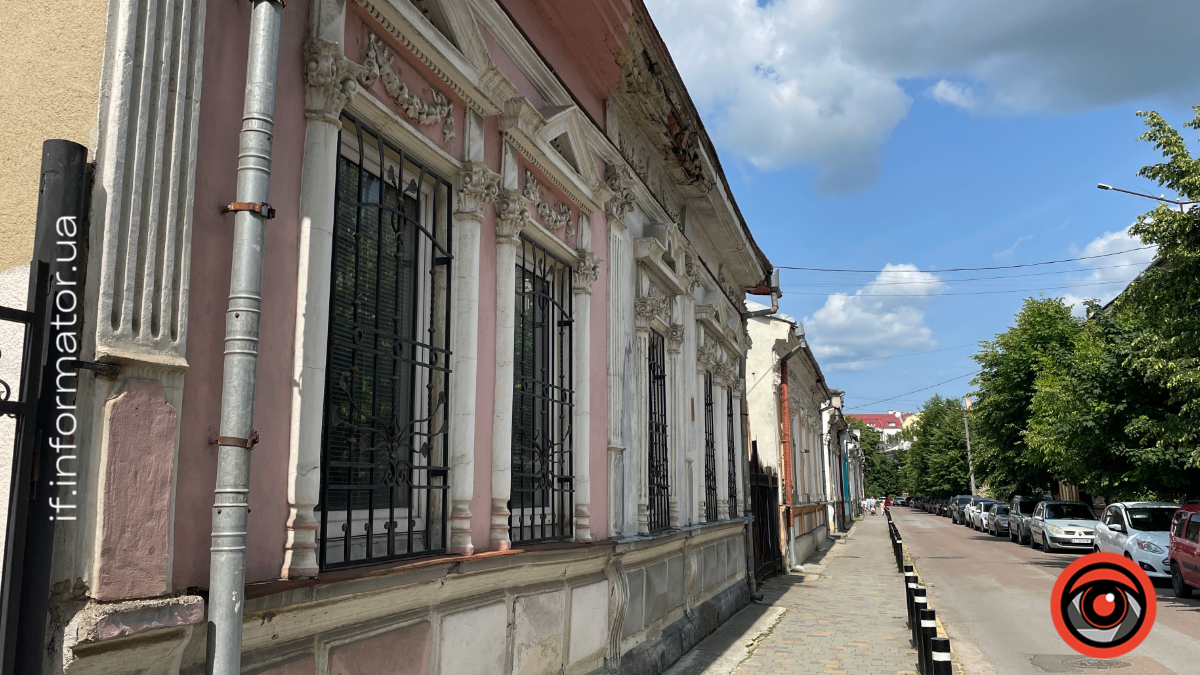 Стародавній будинок у Франківську