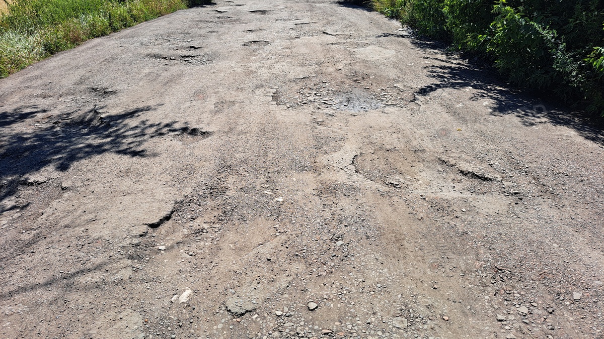 Дорога в селі Топорівці