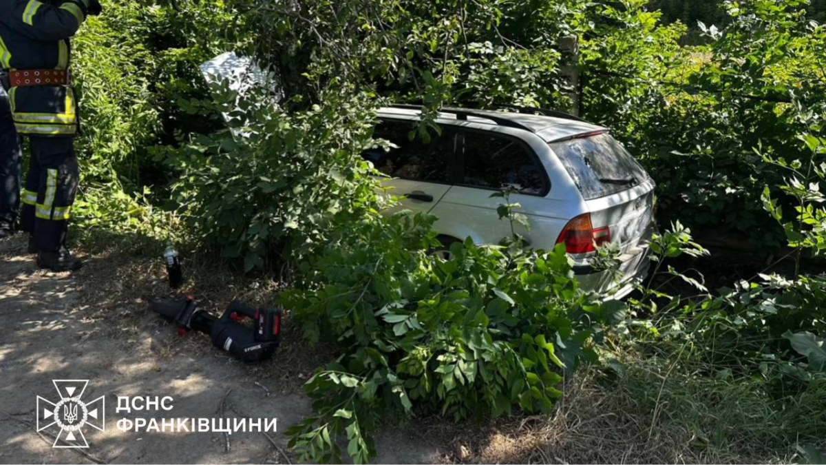5 липня у селі Пнів Надвірнянського району на Івано-Франківщині рятувальники ліквідували наслідки дорожньо-транспортної пригоди