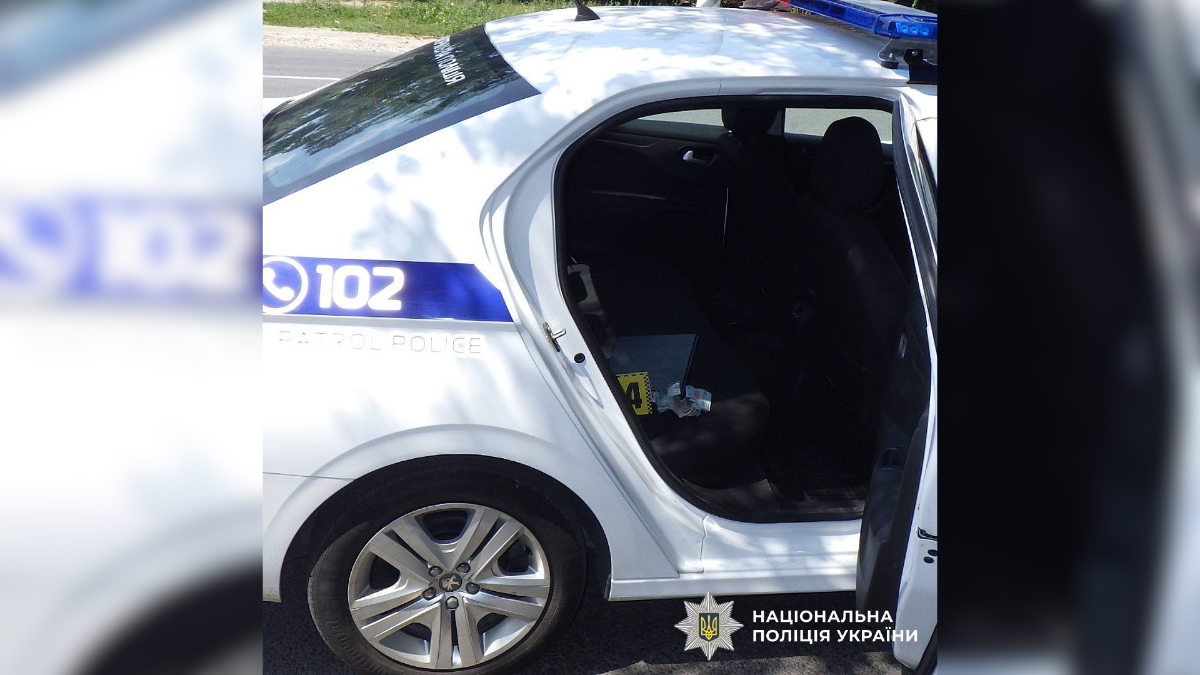 П'яний водій давай хабаря