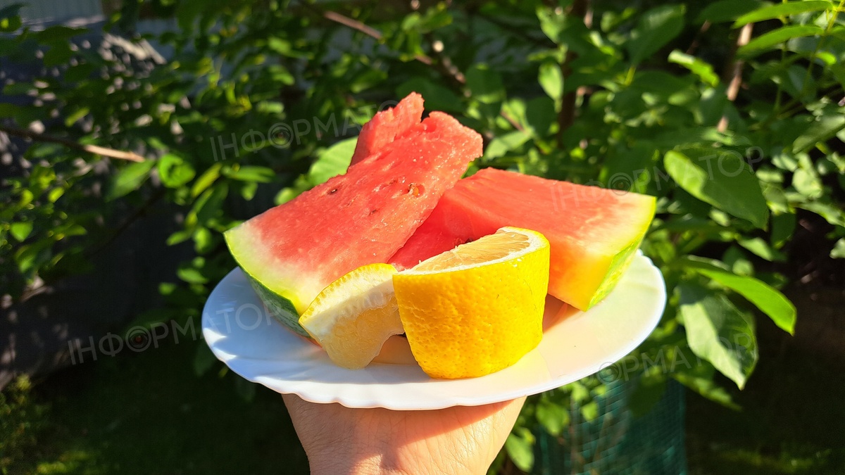 Кавун з лимоном