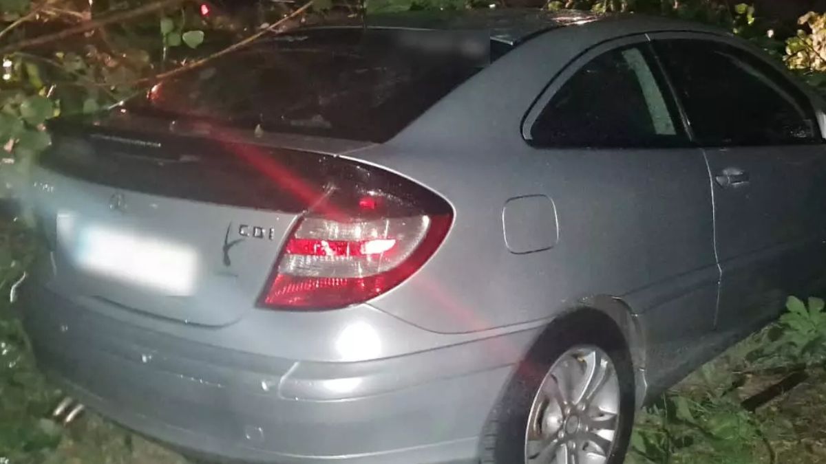 Пошкоджене авто на Прикарпатті
