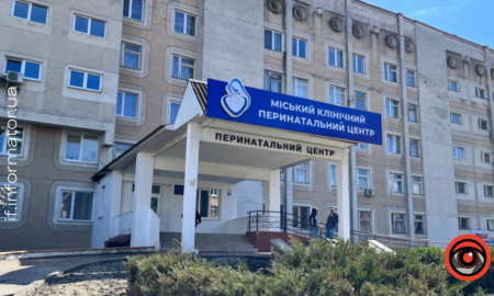 Біля міського клінічного перинатального центру в Івано-Франківську планують відновити покриття території та встановити елементи доступності