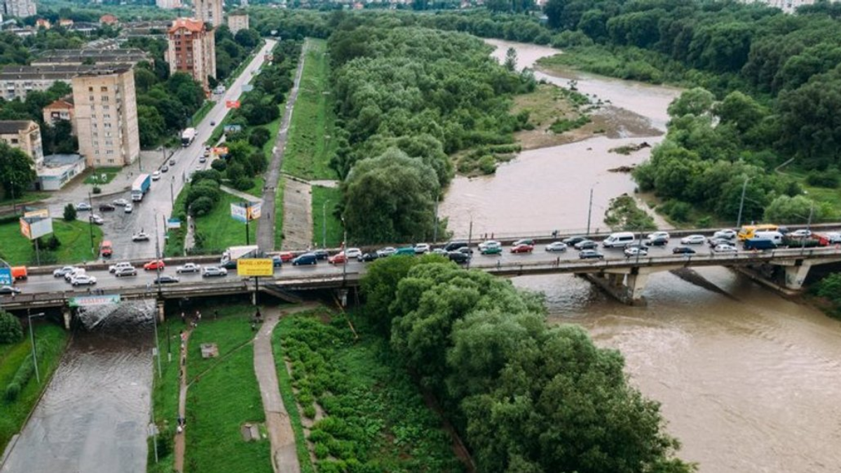 Ремонт мосту на Пасічну