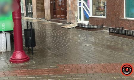 Урни на початку Стометрівки