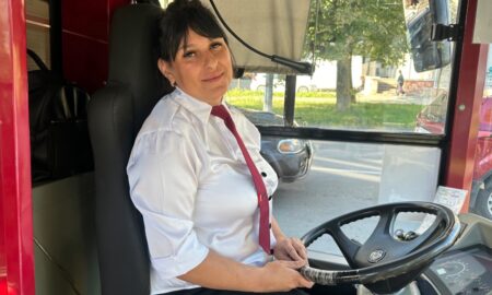 У Франківську з'явилася перша водійка автобуса