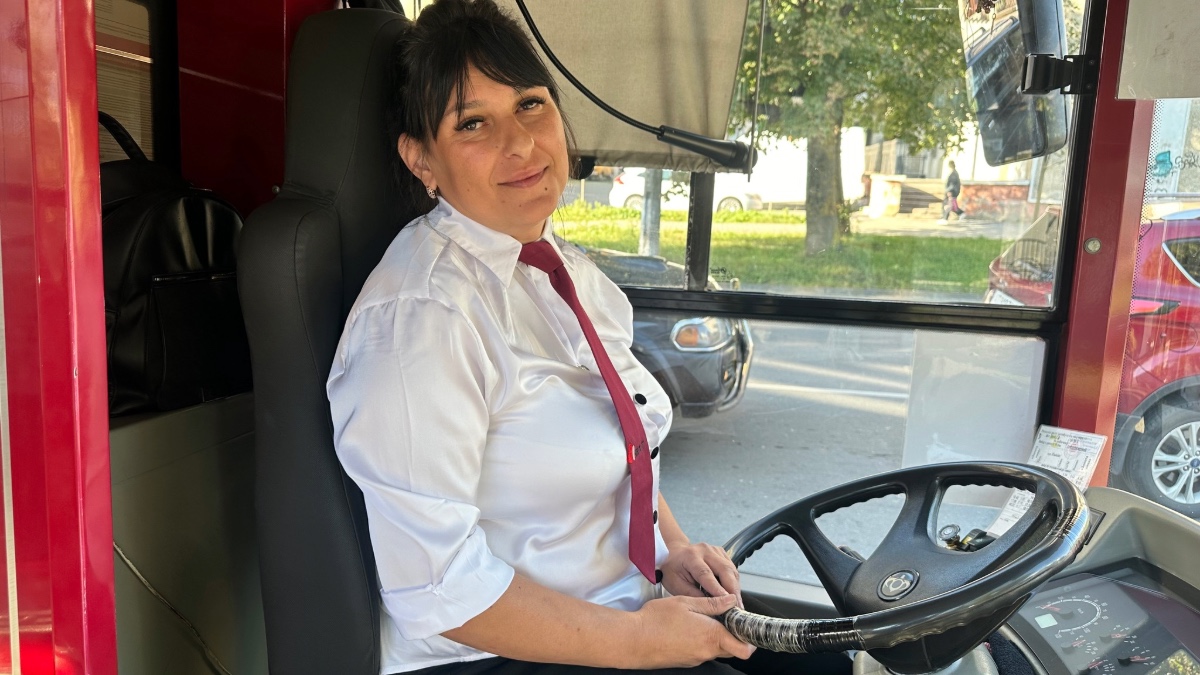 У Франківську з'явилася перша водійка автобуса