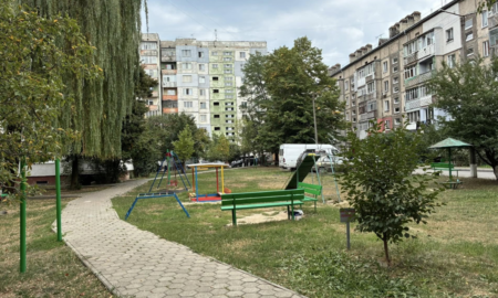 Нещодавно в Івано-Франківську створили об'єднання співвласників багатоквартирного будинку «Зоряний квартал», яке складається з 4-х будинків — Гната Хоткевича, 77, 79, 81 і 83