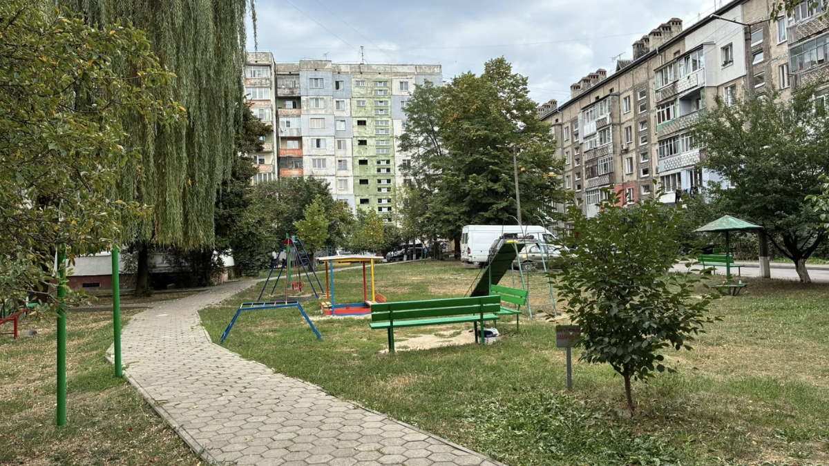 Нещодавно в Івано-Франківську створили об'єднання співвласників багатоквартирного будинку «Зоряний квартал», яке складається з 4-х будинків — Гната Хоткевича, 77, 79, 81 і 83