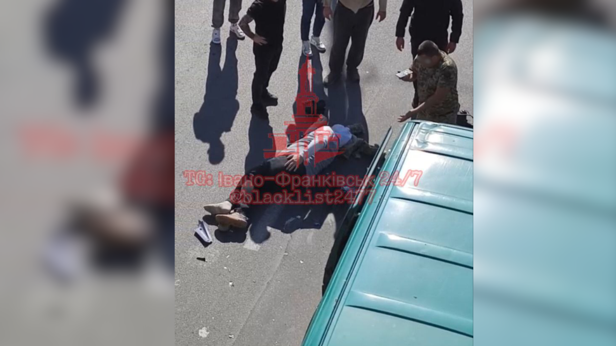 18 вересня в Івано-Франківську на вулиці Галицькій сталася дорожньо-транспортна пригода, внаслідок якої постраждав водій скутера