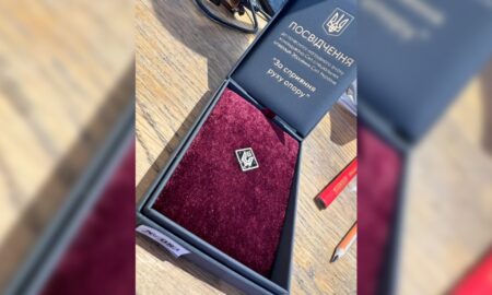 Прикарпатський митець отримав нагороду від командувача Сил спеціальних операцій ЗСУ