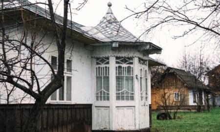 «Віртуальний будинок»: як старі хатини Франківщини моделюють в українському онлайн-конструкторі