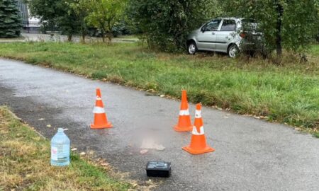 У Франківську водій виїхав на тротуар та збив 45-річну жінку: розпочато кримінальне провадження