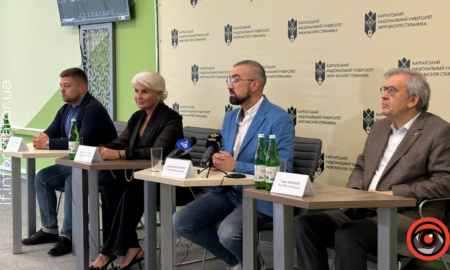 Ректоркою Карпатського національного університету імені Василя Стефаника стала професорка та докторка економічних наук Валентина Якубів. Вона очолюватиме університет впродовж 2 років