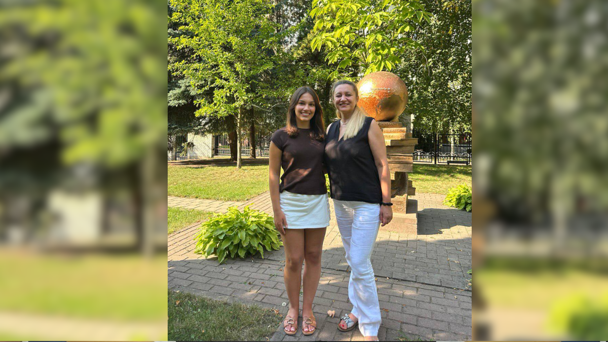 Марта Петраш з науковою керівницею Вірою Гайдою