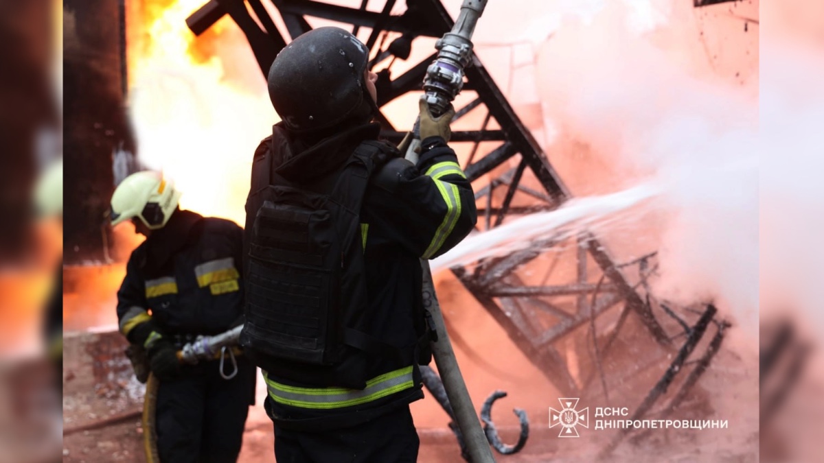 Ворог атакував енергетичну інфраструктуру: в деяких містах України діють аварійні відключення