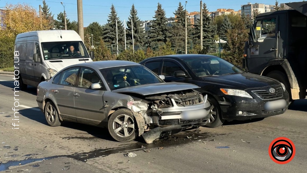 Фото з ДТП на вул. Івасюка