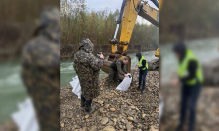 Не досліджували копалини, а крали: на Франківщині виявили незаконний видобуток