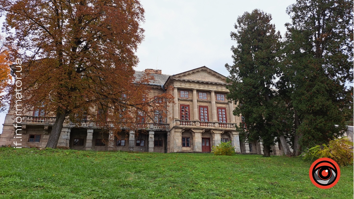Мальовнича подорож Україною: палац Орловських та Малієвецький водоспад (ФОТО)