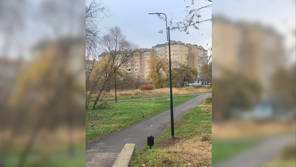 Зовнішнє освітлення в Парку Ветеранів України