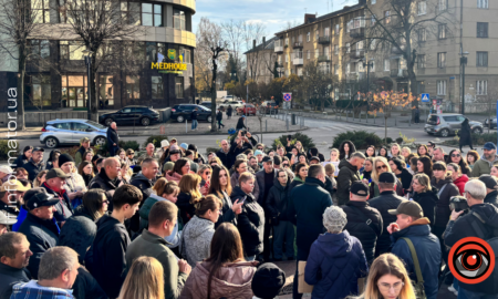 У Франківську рідні бійців 102-ї бригади ТрО вийшли на мирний пікет