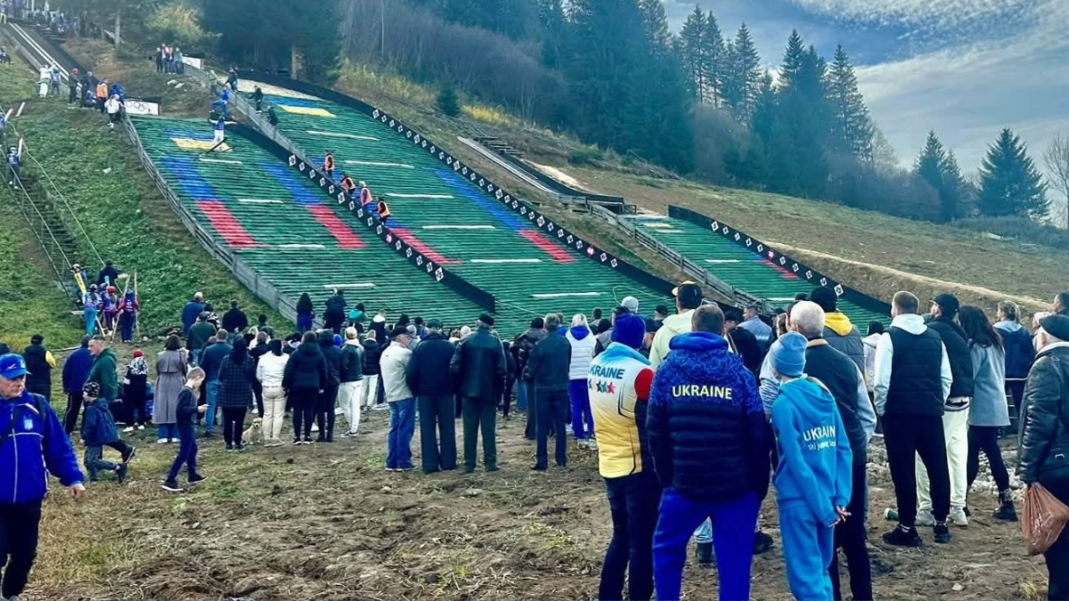 Відкриття комплексу трамплінів зі штучним покриттям у Верховині