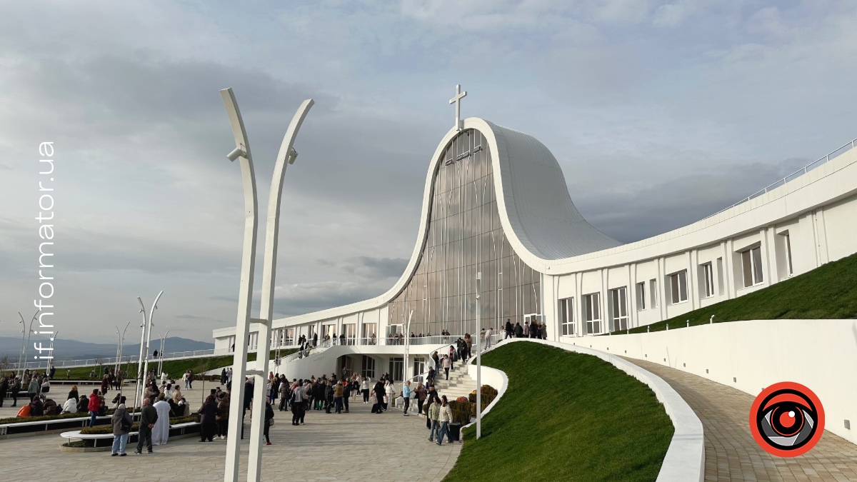 Як собор Блаженного Симеона Лукача у Старуні об'єднує вірян (ФОТО)