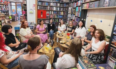 Що читають у книжкових клубах Франківська у листопаді