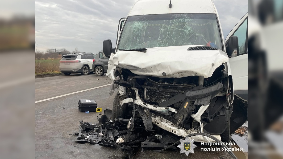 Внаслідок ДТП у Галичі загинула одна людина, ще восьмеро — травмовані