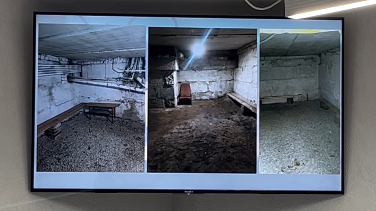 Облаштований пункт обігріву у підвальному приміщенні. 