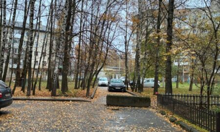 У Франківську демонтують самовільно встановлені елементи перекриття міжбудинкових проїздів