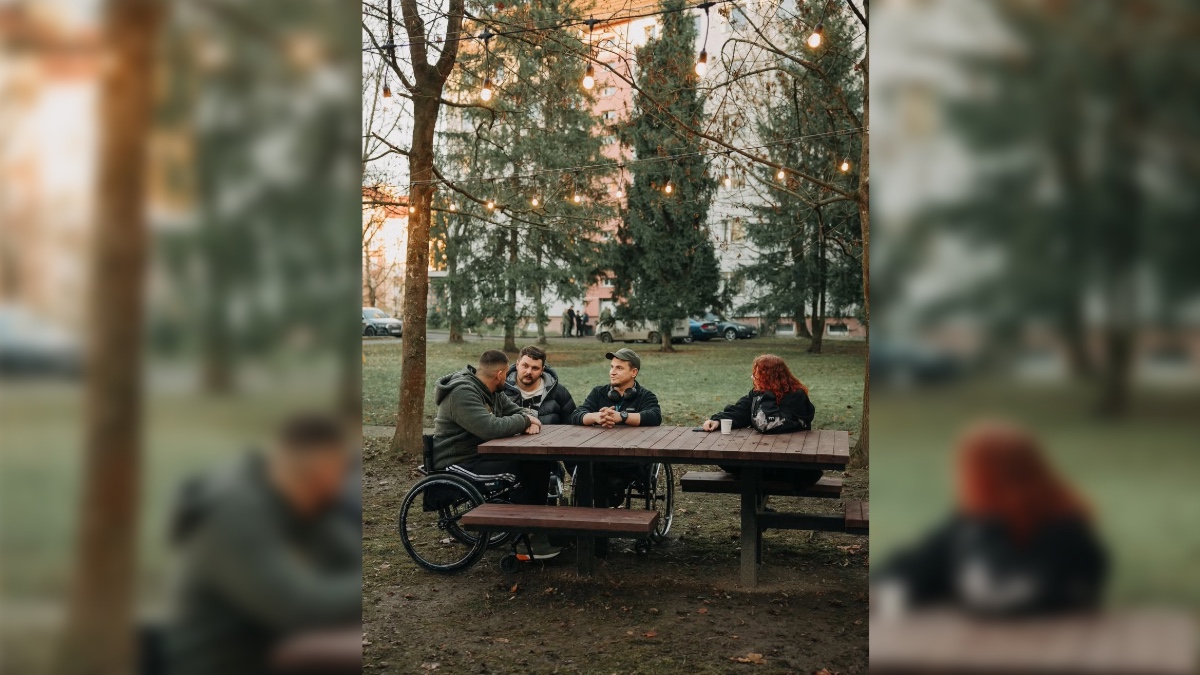 В Івано-Франківську функціонує адаптивний сквер (ФОТО)