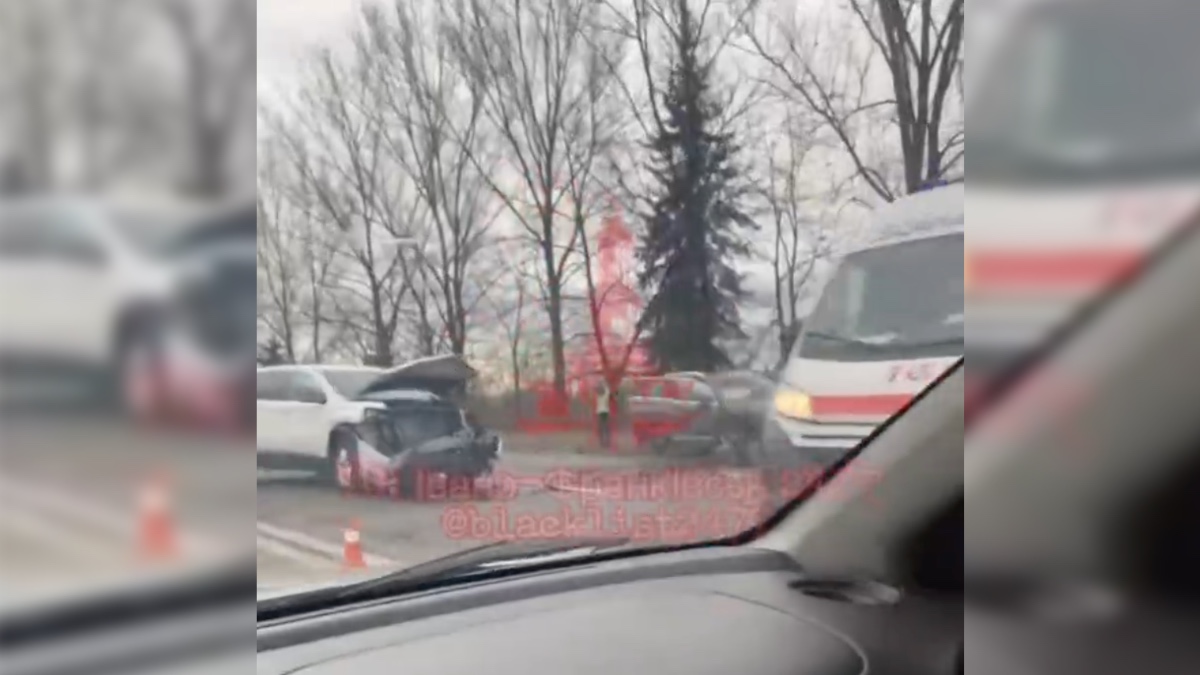 На вулиці Тисменецькій у Франківській ТГ сталася ДТП з постраждалим