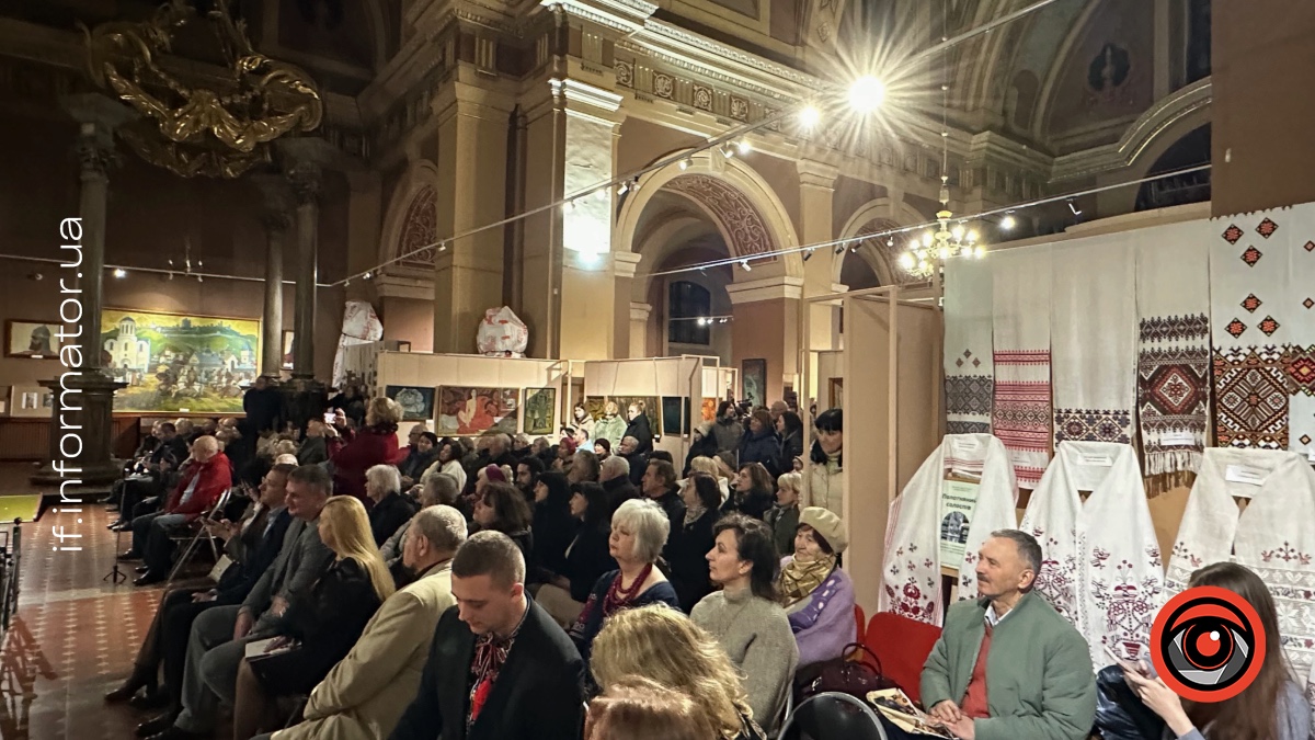 На виставці з нагоди 100-річчя з дня народження Опанаса Заливахи