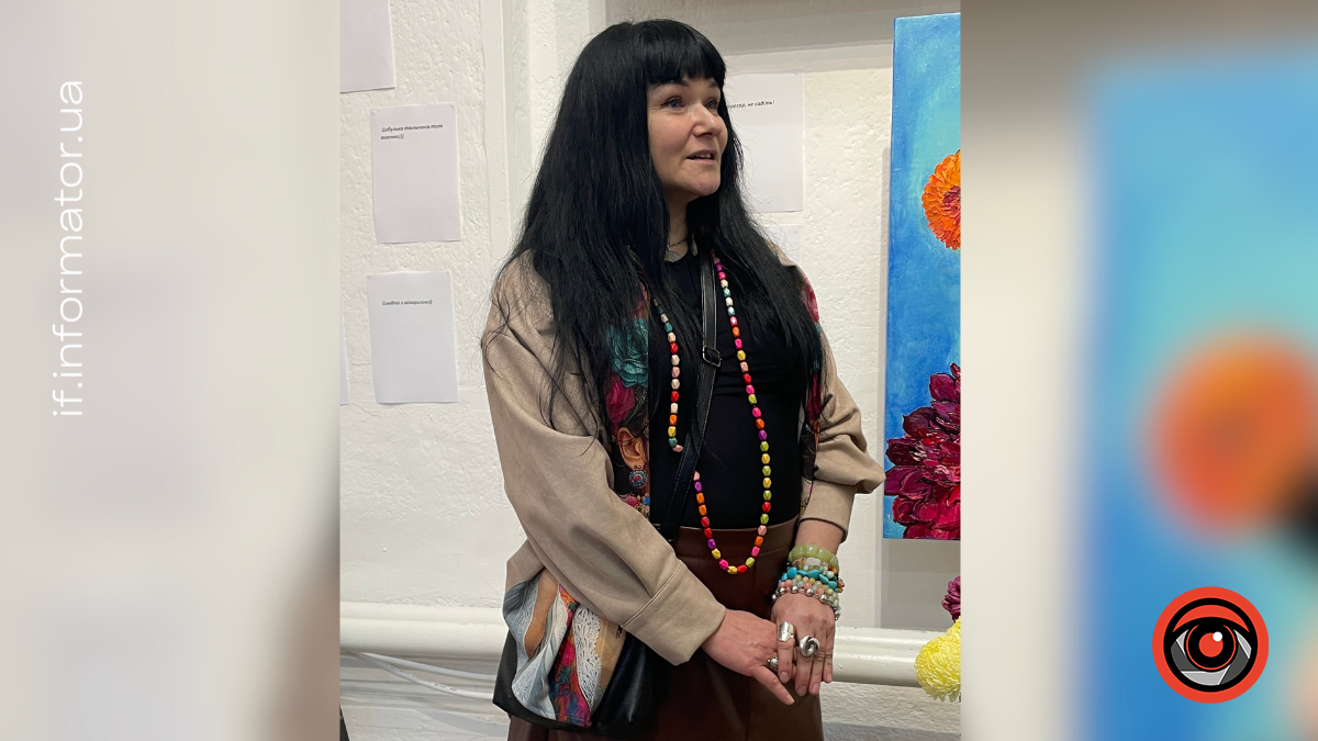 Художниця Наталія Білик на відкритті персональної виставки "Сади Сади"