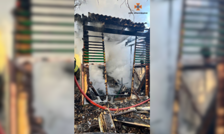 16 грудня на вулиці Шевченка в Івано-Франківську загорілася дерев’яна альтанка