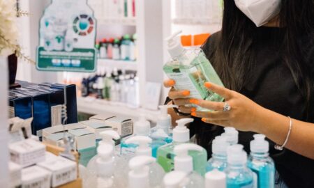 Ліки на автозаправках і нові вимоги для роботи в аптеці: що ухвалив Кабмін України