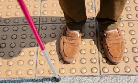 Українців запрошують надавати послуги з адаптації ветеранам і ветеранкам з порушенням зору