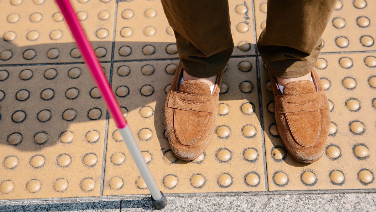 Українців запрошують надавати послуги з адаптації ветеранам і ветеранкам з порушенням зору