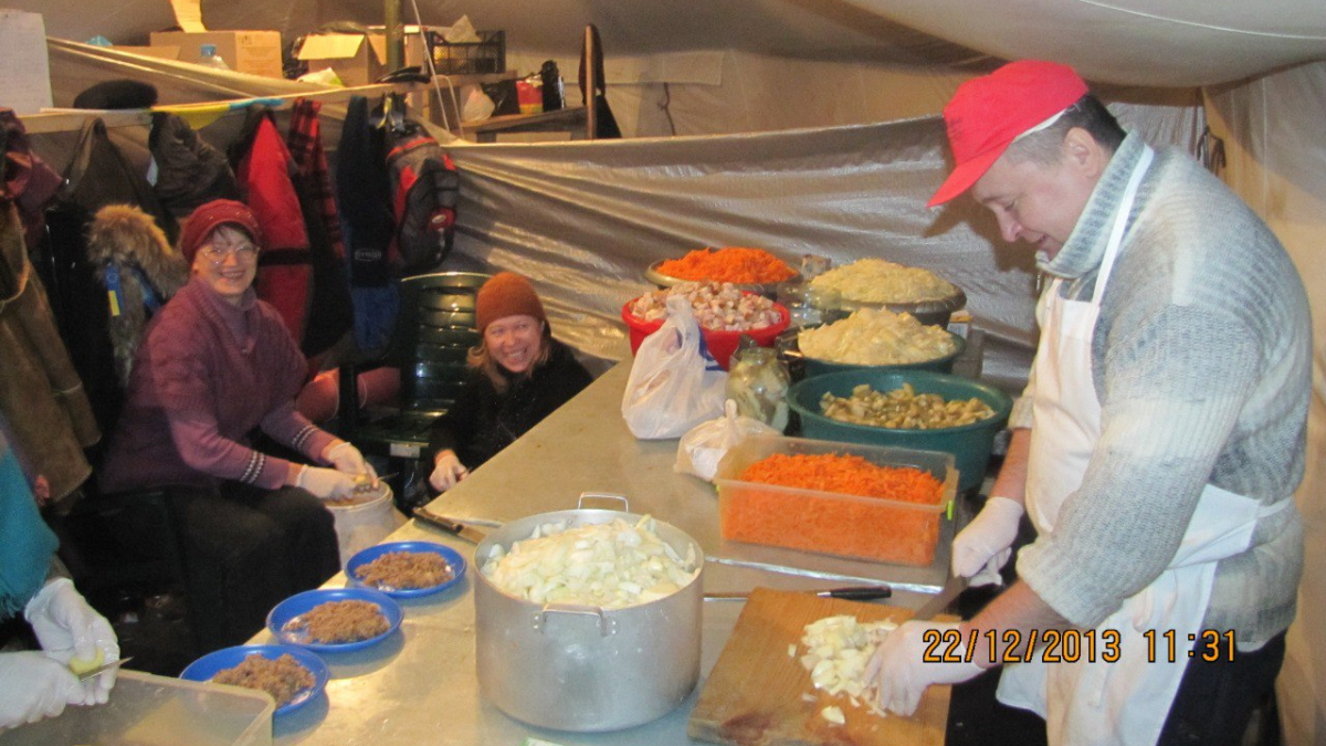 Польова кухня на Майдані. Фото з архіву Романа Дорожівського