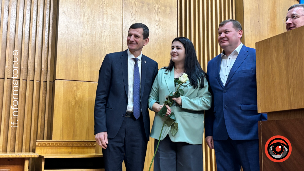 9 грудня до Івано-Франківської обласної ради включили двох нових депутаток: Віталію Васильчук та Галину Ляхович