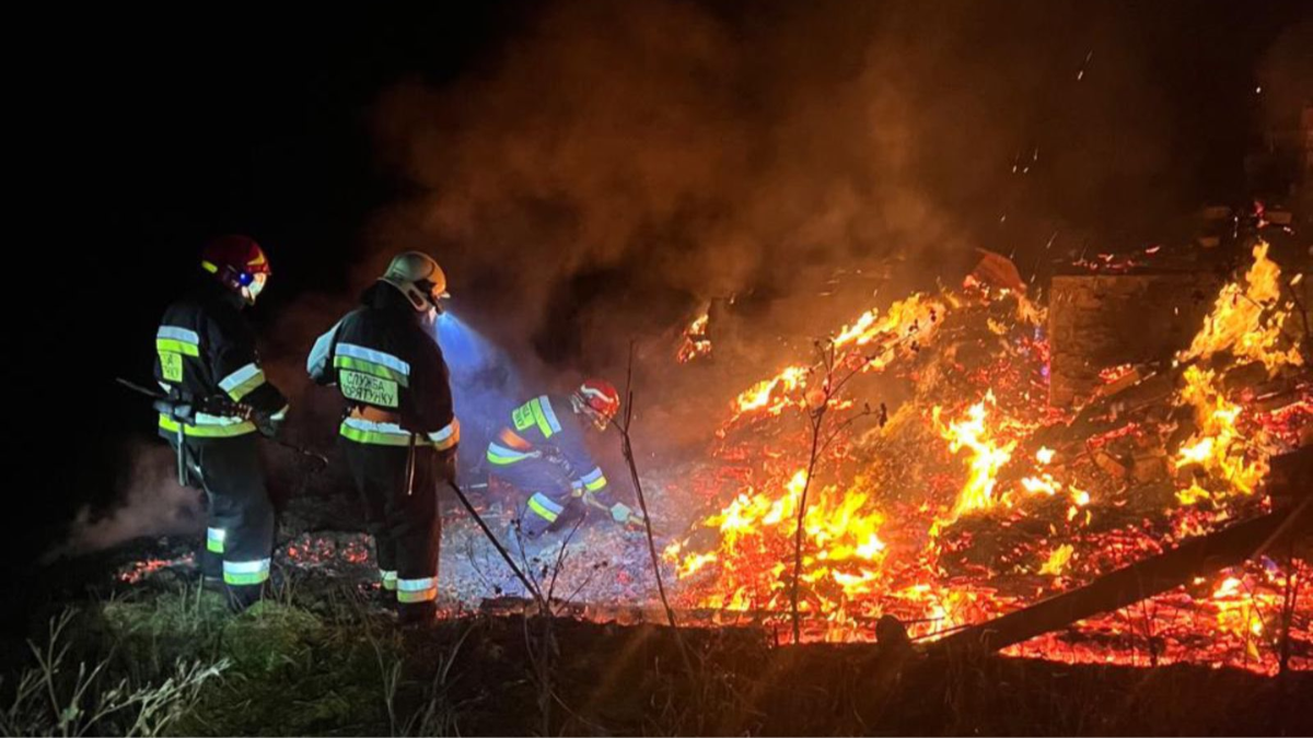 30 листопада у віддаленому гірському присілку Верховинського району загорілися житлова та господарська будівлі
