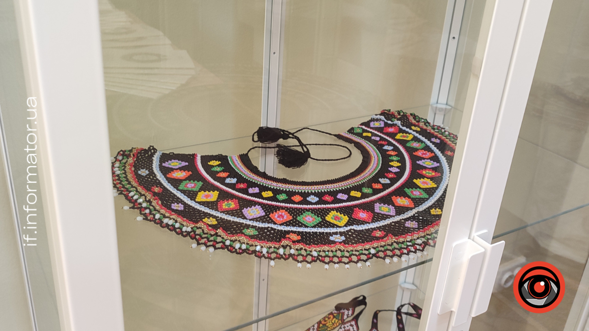 Презентація каталогу "Кольорові пацьорки"