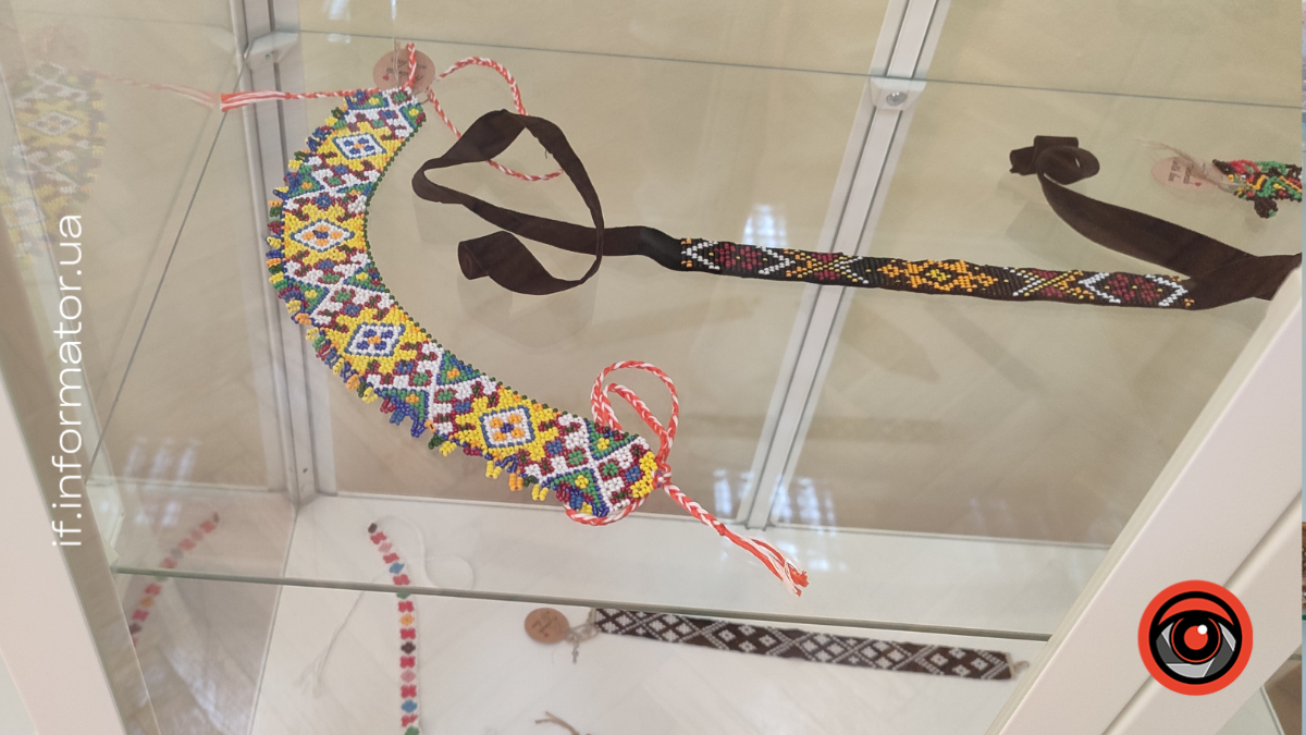 презентація каталогу "Кольорові пацьорки"