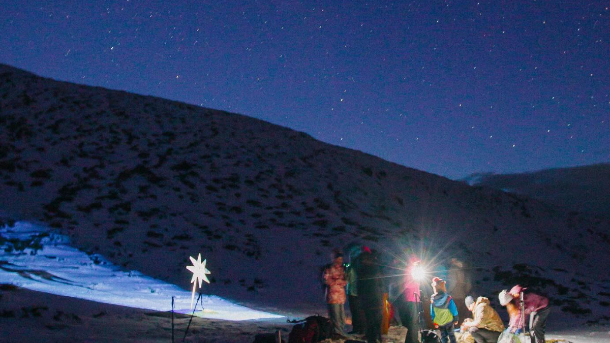 Митець з Івано-Франківська Ярема Стецик спроєктував на схил Малої Говерли фото діючих та загиблих військовослужбовців з усієї України